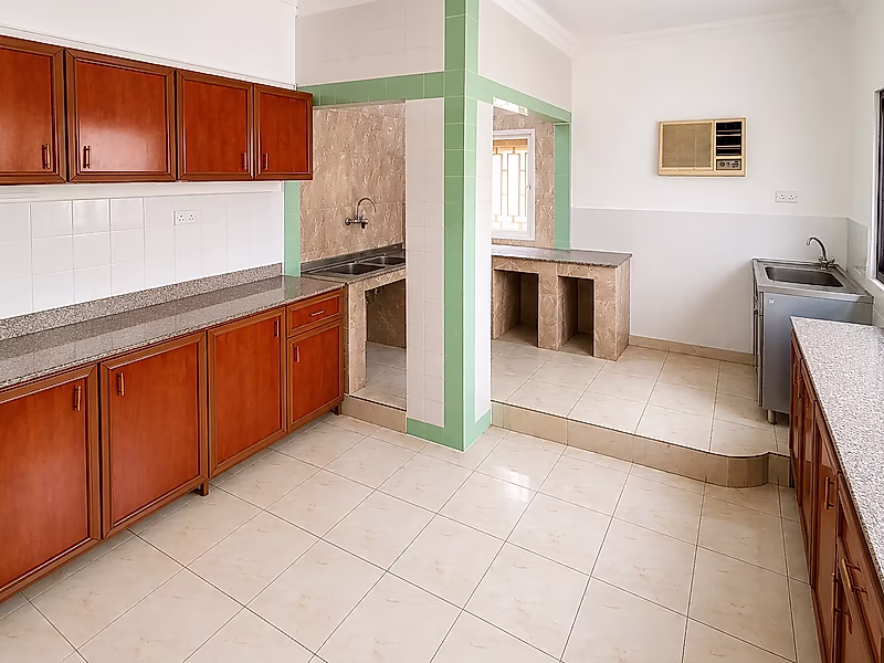 Spacious 9-Bedroom Villa for Sale in Al Rayyan Al Atiq - Photo 17