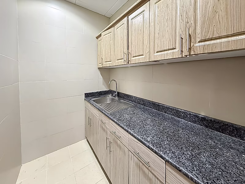 Fully Fitted Premium Office 215sqm Lusail Marina - Photo 10