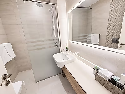 READY STUDIO WITH GREAT AMENITIES AND UTILITIES IN