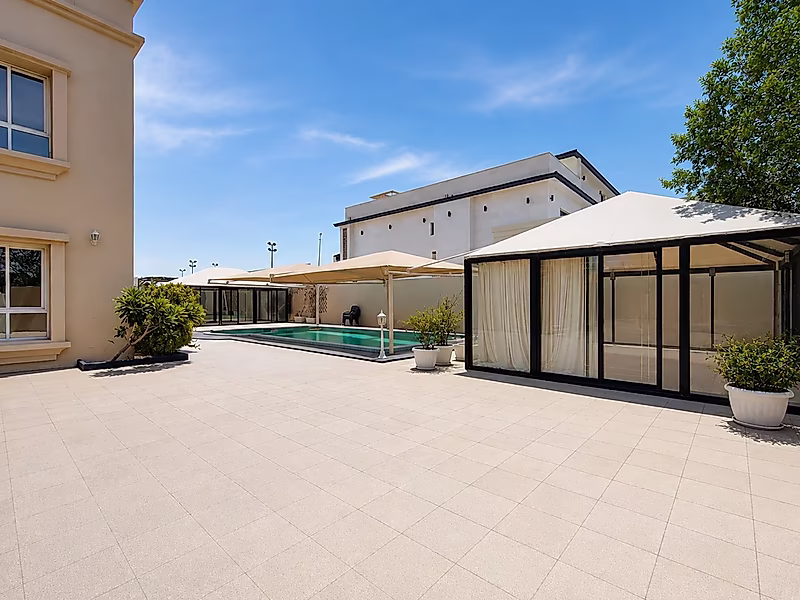 LARGE 6BR+MAID VILLA WITH POOL READY TO RENT NOW - Photo 10