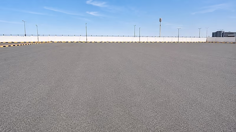 Open Storage Yard | Various Sizes | Paved - Photo 5