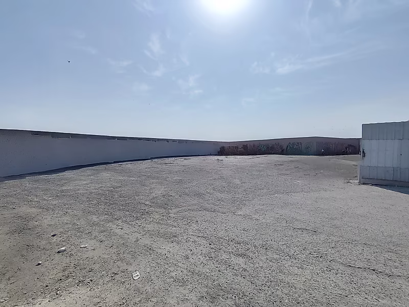 ساحة صناعية آمنة | 1500 متر مربع - Photo 1