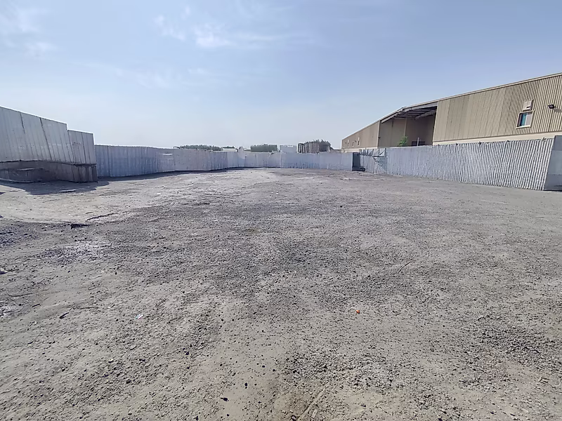 ساحة صناعية آمنة | 1500 متر مربع - Photo 2