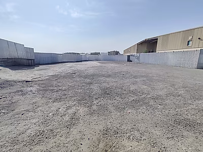ساحة صناعية آمنة | 1500 متر مربع