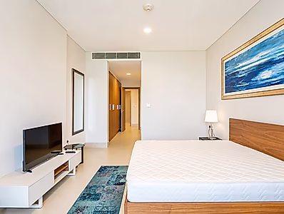 Fully Furnished 1-Bedroom + Office | All Bills Included | Beachfront - Photo 3