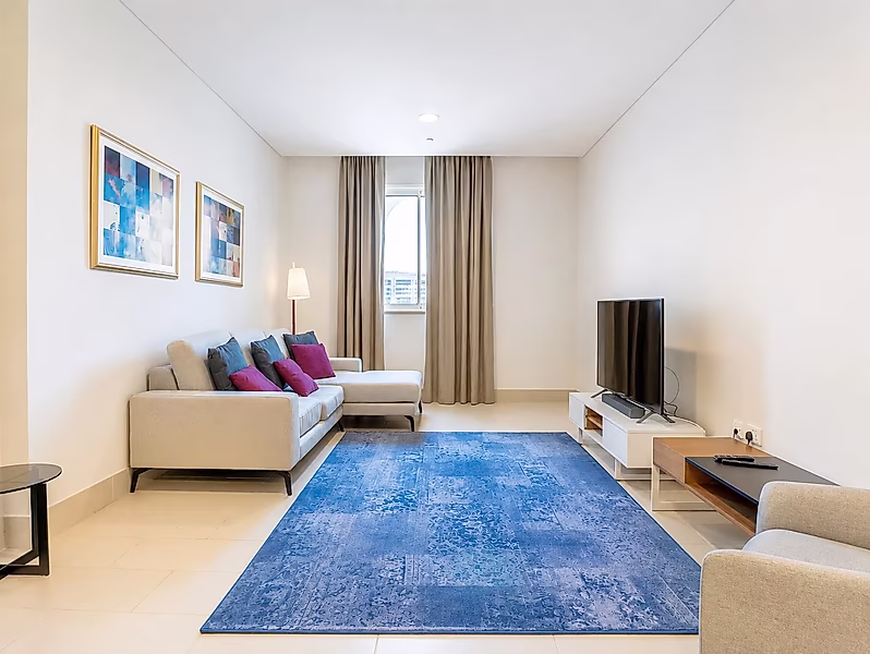 Fully Furnished 1-Bedroom + Office | All Bills Included | Beachfront - Photo 4