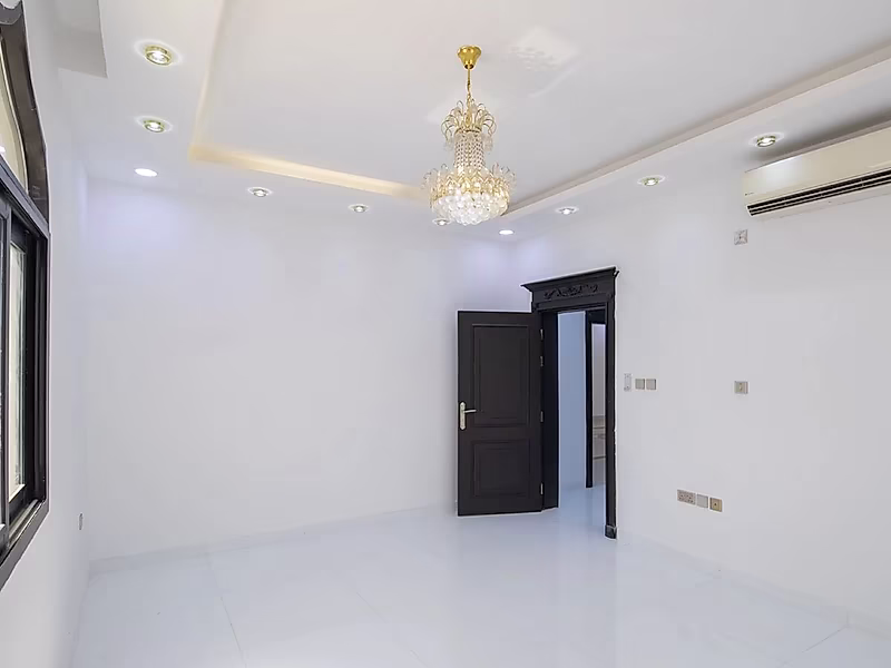 LUXURIOUS 6 BEDROOMS+M VILLA | TITLE DEED - Photo 8