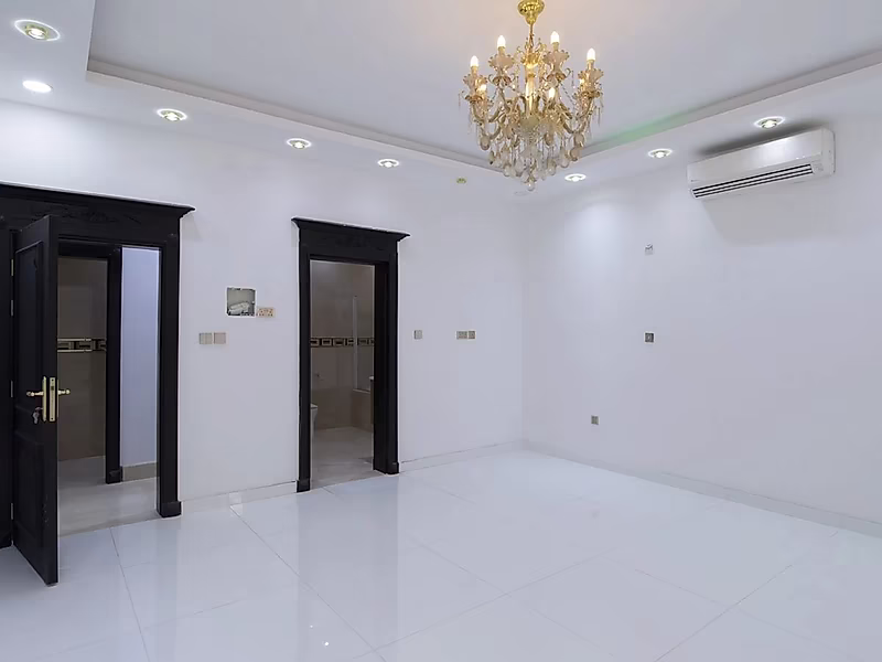 LUXURIOUS 6 BEDROOMS+M VILLA | TITLE DEED - Photo 11