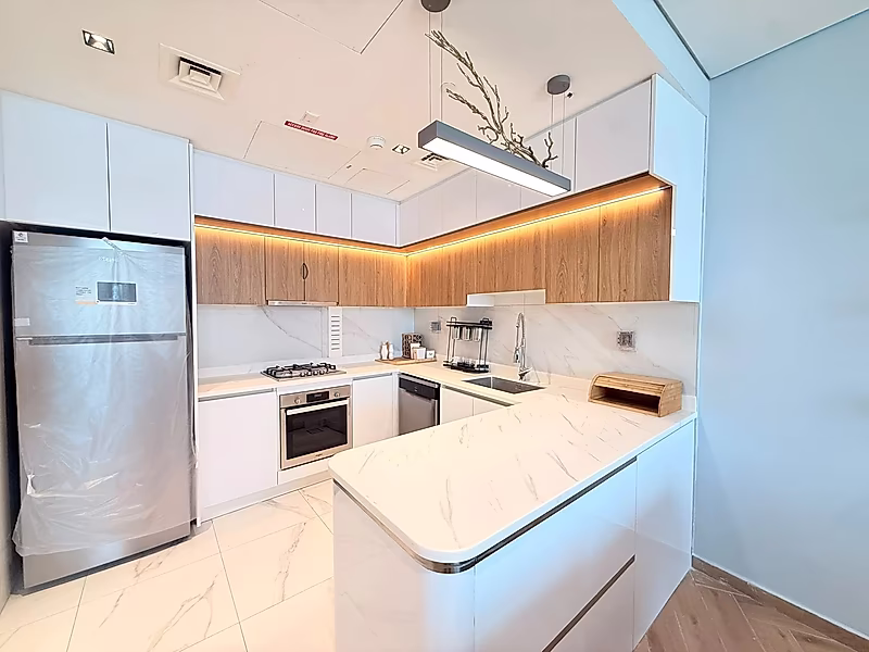 Luxurious 1 Bedroom with Beach Access - Photo 3