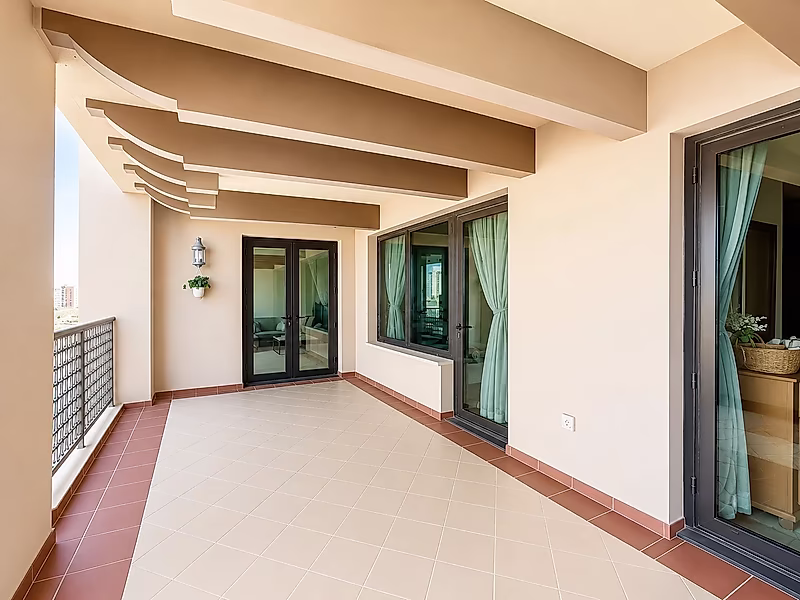 SPACIOUS 2 BEDROOM WITH PANORAMIC SEA VIEW - Photo 7