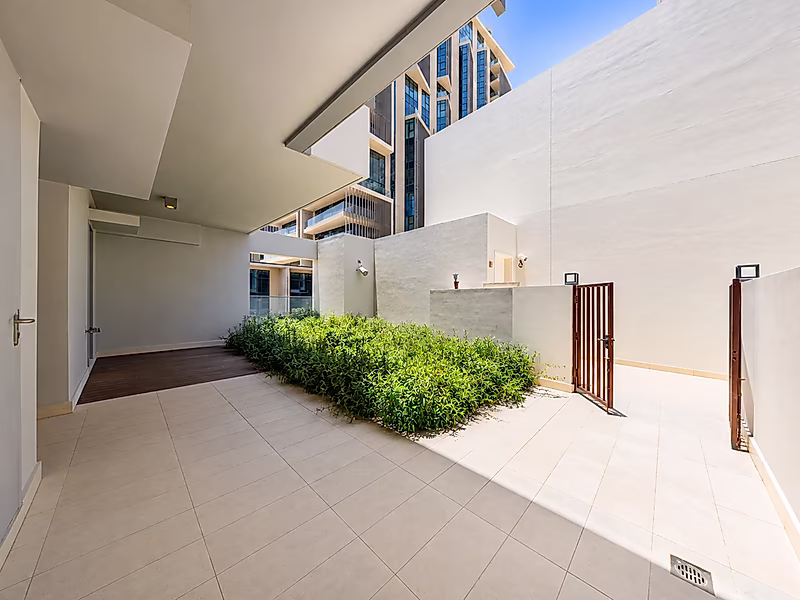Refined Coastal Living | 3+M Townhouse | 240 SQM | Seef - Photo 2