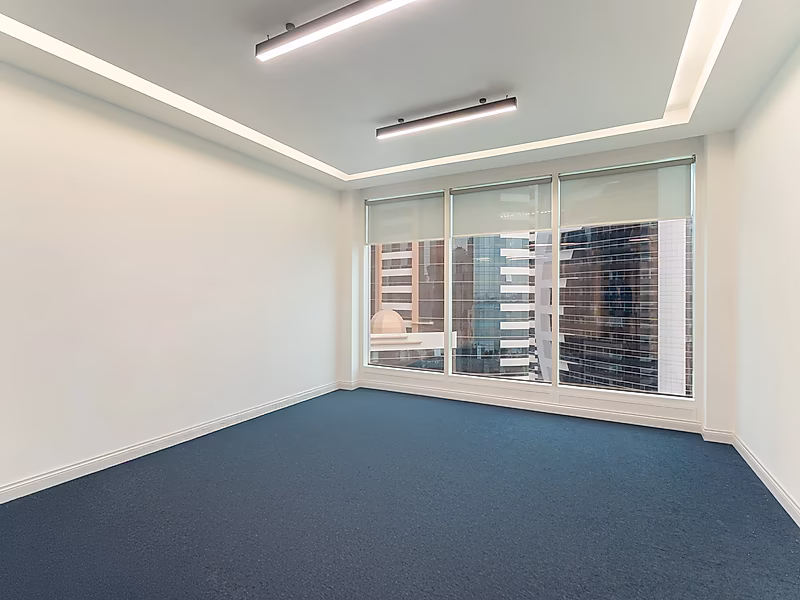 Ready-to-Move Partitioned Office | 213 SQM | Prime West Bay - Photo 4