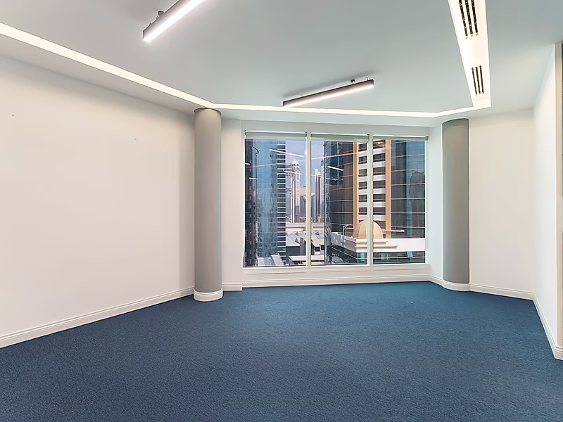 Ready-to-Move Partitioned Office | 213 SQM | Prime West Bay - Photo 10