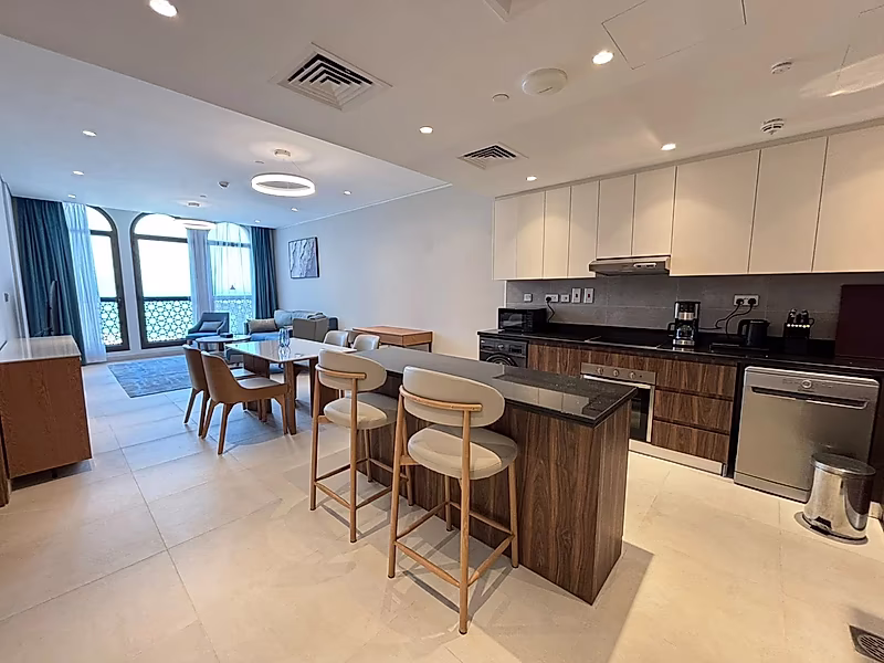 Chic 1BR Retreat with Serene Interiors - Photo 1