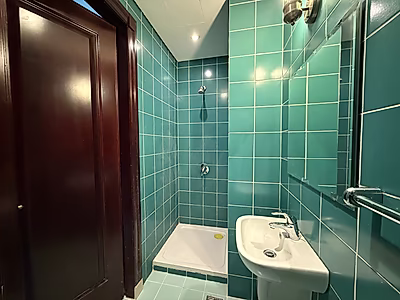 Exquisite 4BR Townhouse | Modern Living