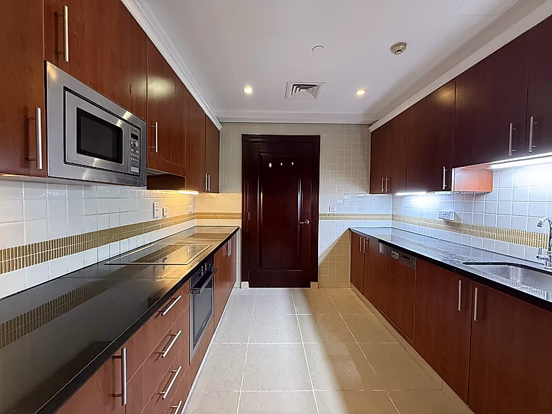 Exquisite 4BR Townhouse | Modern Living - Photo 6