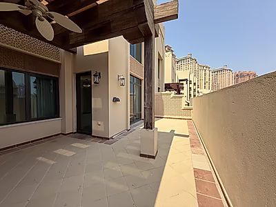 Exquisite 4BR Townhouse | Modern Living