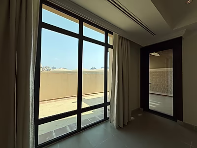 Exquisite 4BR Townhouse | Modern Living
