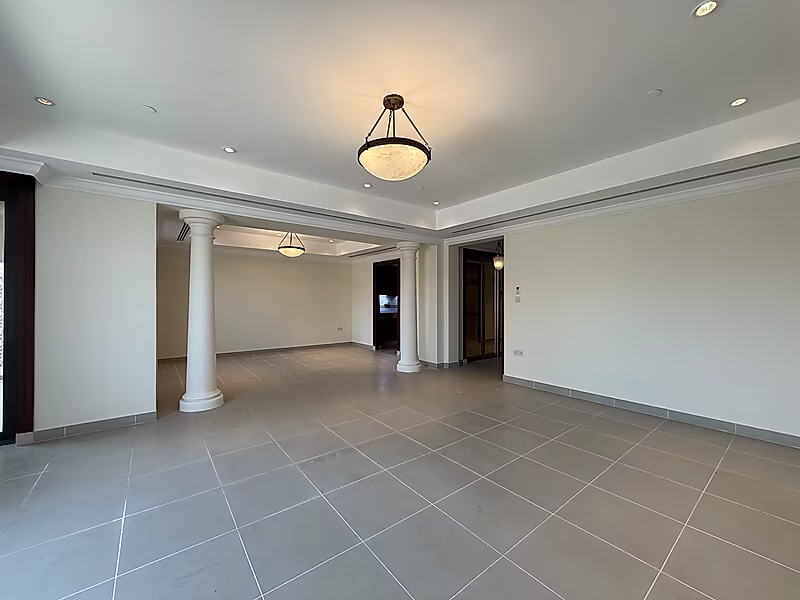 Exquisite 4BR Townhouse | Modern Living - Photo 23