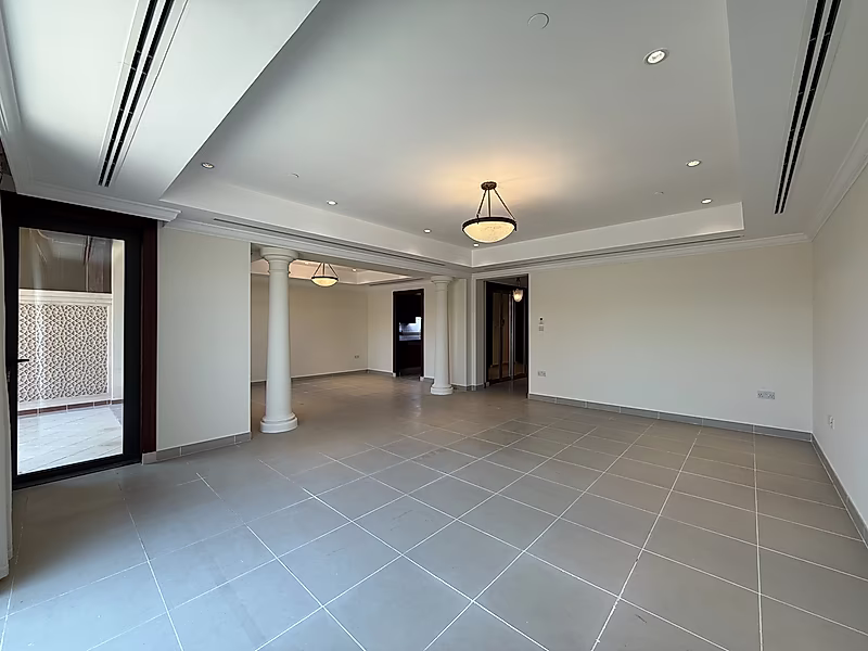 Exquisite 4BR Townhouse | Modern Living - Photo 24