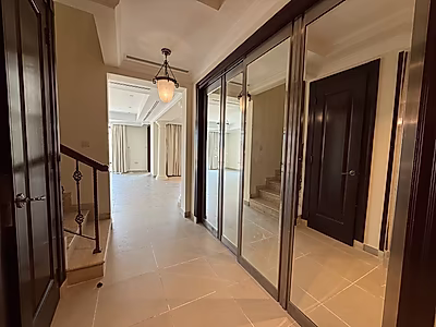 Exquisite 4BR Townhouse | Modern Living