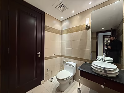 Exquisite 4BR Townhouse | Modern Living