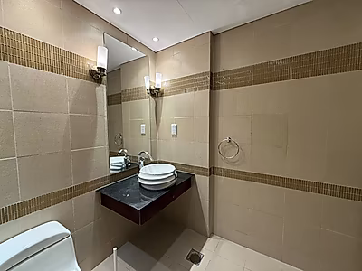 Exquisite 4BR Townhouse | Modern Living