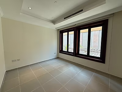 Exquisite 4BR Townhouse | Modern Living