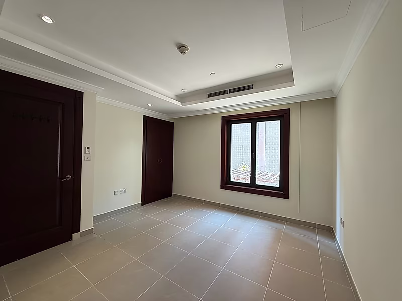 Exquisite 4BR Townhouse | Modern Living - Photo 51
