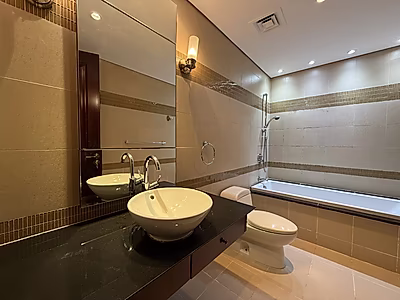 Exquisite 4BR Townhouse | Modern Living