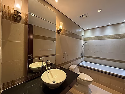 Exquisite 4BR Townhouse | Modern Living
