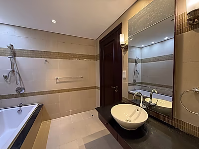 Exquisite 4BR Townhouse | Modern Living