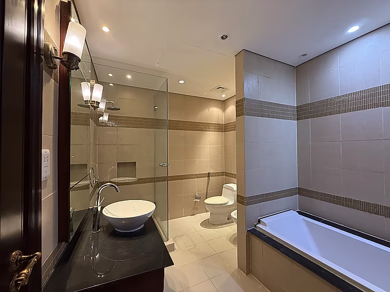 Exquisite 4BR Townhouse | Modern Living - Photo 61