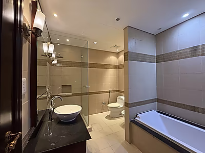 Exquisite 4BR Townhouse | Modern Living