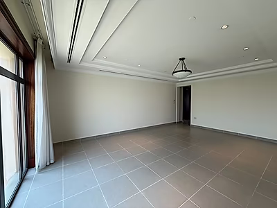 Exquisite 4BR Townhouse | Modern Living