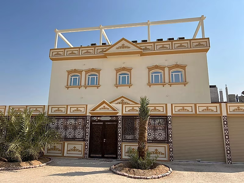 SPACIOUS 10+BR FAMILY VILLA IN AL THUMAMA - Photo 2