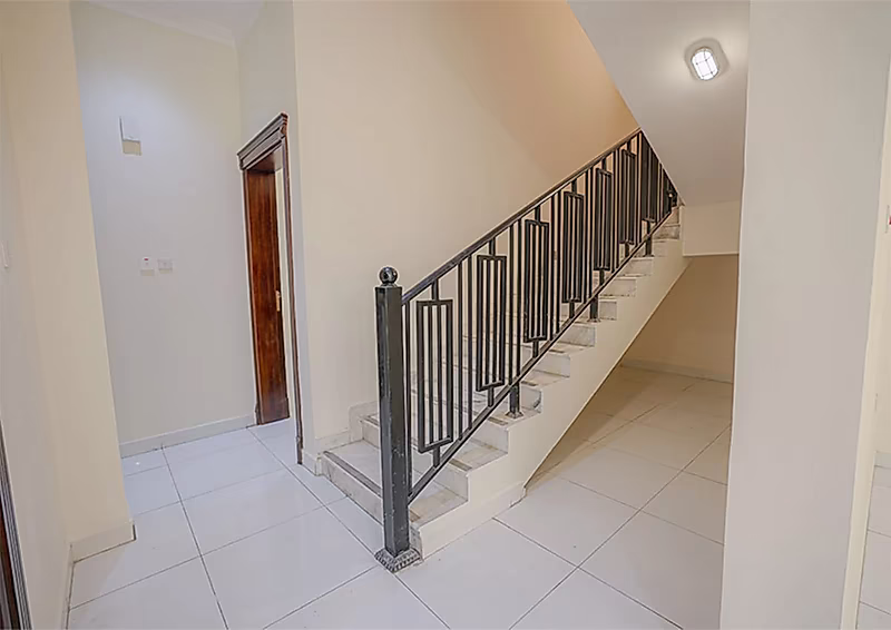 SPACIOUS 6BR STAFF ACCOMMODATION IN COMPOUND - Photo 3