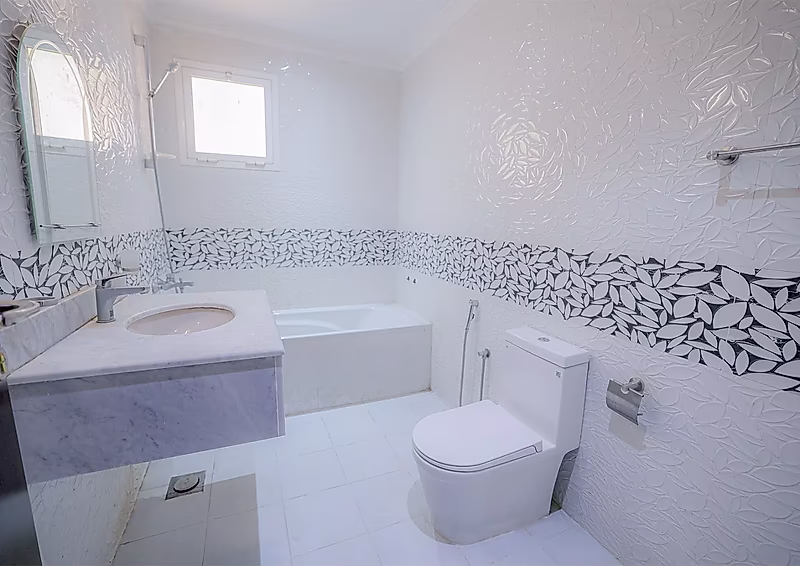SPACIOUS 6BR STAFF ACCOMMODATION IN COMPOUND - Photo 16