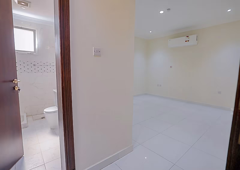 SPACIOUS 6BR STAFF ACCOMMODATION IN COMPOUND - Photo 22