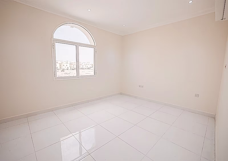 SPACIOUS 6BR STAFF ACCOMMODATION IN COMPOUND - Photo 24