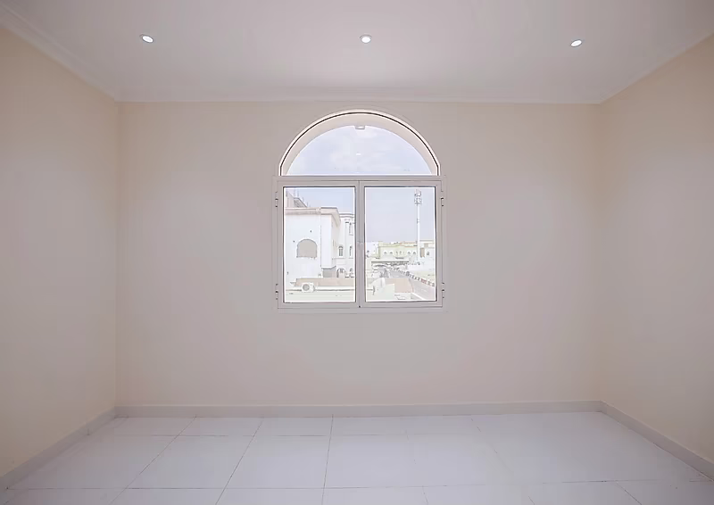 SPACIOUS 6BR STAFF ACCOMMODATION IN COMPOUND - Photo 26