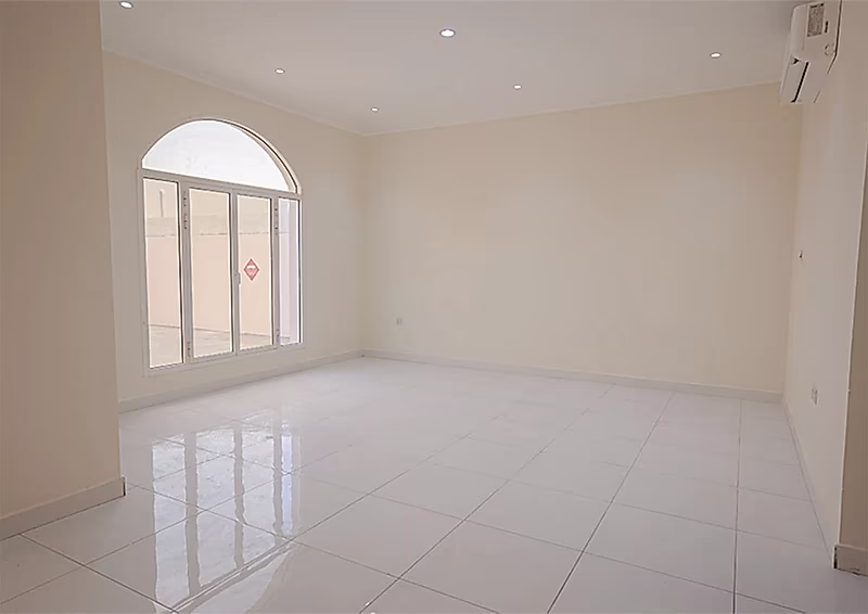 SPACIOUS 6BR STAFF ACCOMMODATION IN COMPOUND - Photo 34