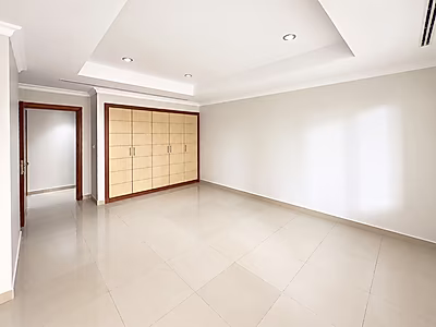 2 Br Fully Renovated Apartment | 186 SQM | Marina & Sea Views