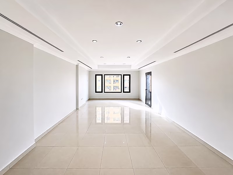2 Br Fully Renovated Apartment | 186 SQM | Marina & Sea Views - Photo 8