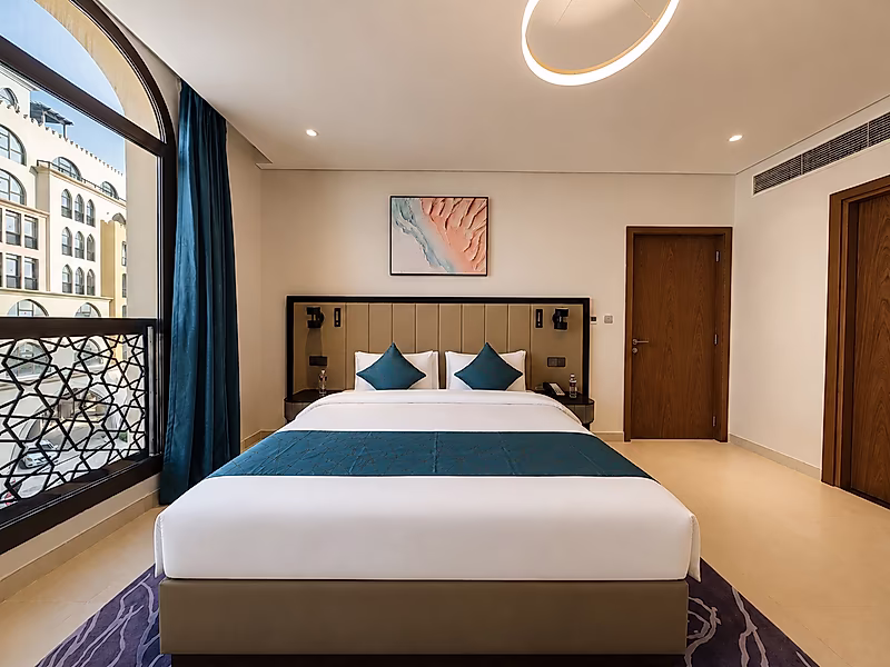 Stylish 1-Bedroom Apartment WIFI included | Pearl - Photo 7