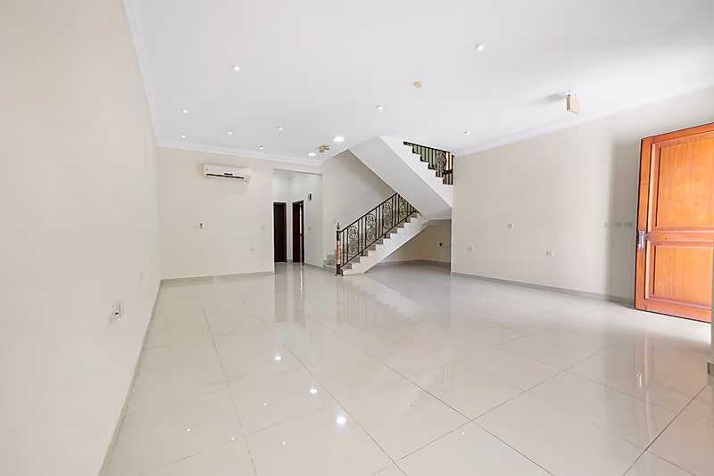 SPACIOUS 5BR COMPOUND VILLA WITH GREAT AMENITIES - Photo 4