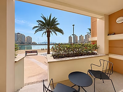 BILLS INCLUDED | 1 BEDROOM BEACHFRONT CHALET | FULLY FURNISHED