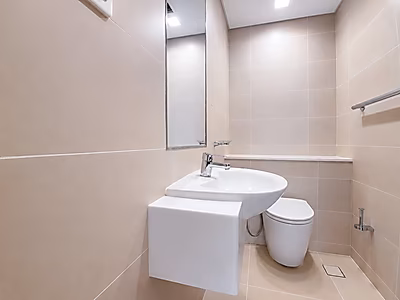 HIGH ROI BEACHFRONT 1 BEDROOM TENANTED PEARL