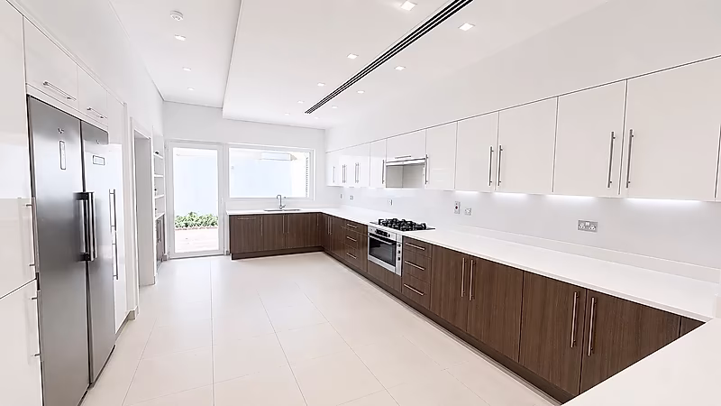 SPACIOUS 5 BED VILLA| NEAR ASPIRE ZONE| 1 MONTH FREE - Photo 1