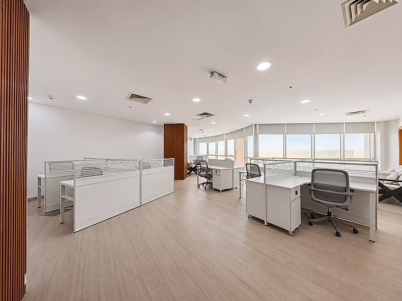 Fully Furnished Premium Office | West Bay | Spectacular Sea Views - Photo 4